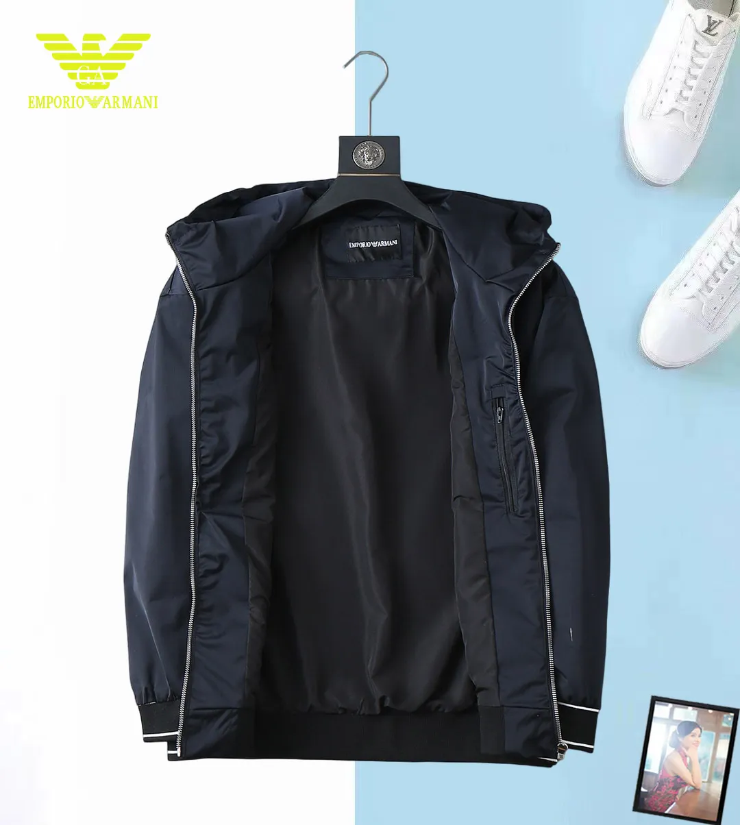 Armani official website Same Style, complete with three labels, on sale in advance. 2026 Autumn and Winter New Arrival men's jacket, Original with complete three labels, Premium version. Custom-made fabrics at the counter. Breathable, high comfort, impeccable details, brand element design concept, reflecting high quality. It feels delicate and soft, presents a casual cut, and has a great upper body shape. Sizes: M～3XL,